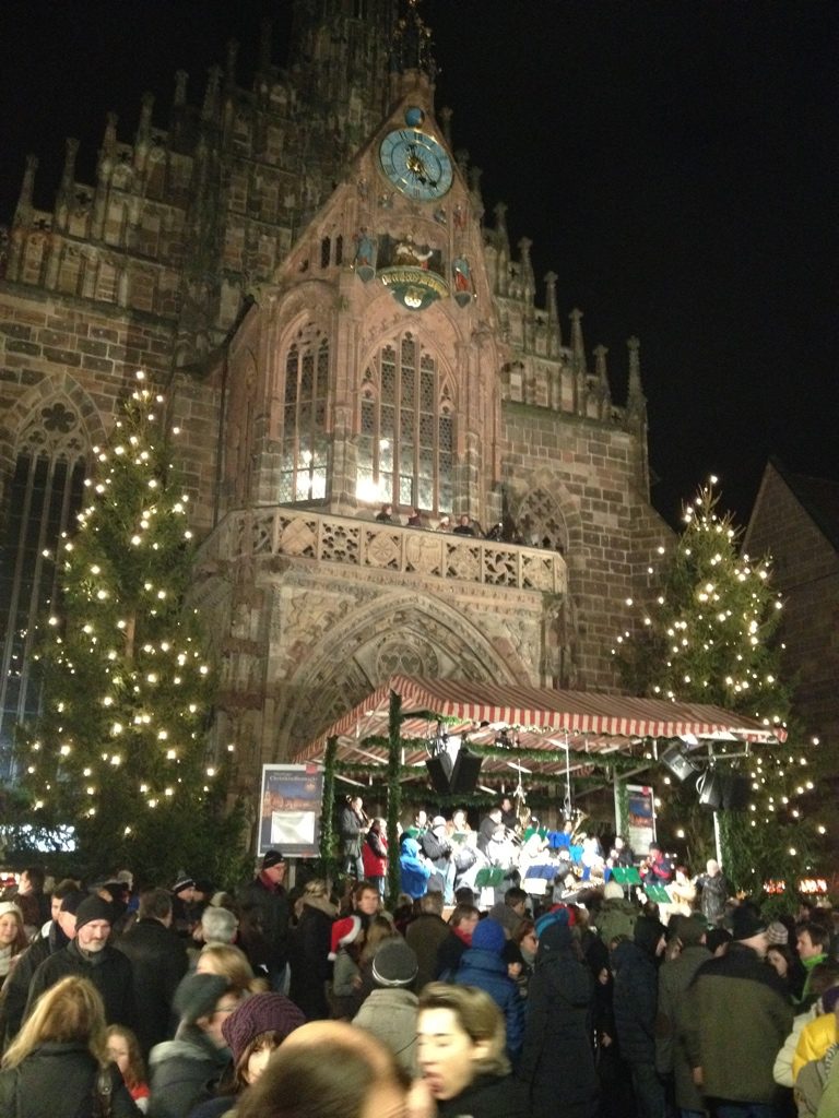 ニュルンベルクのクリスマスマーケットの画像